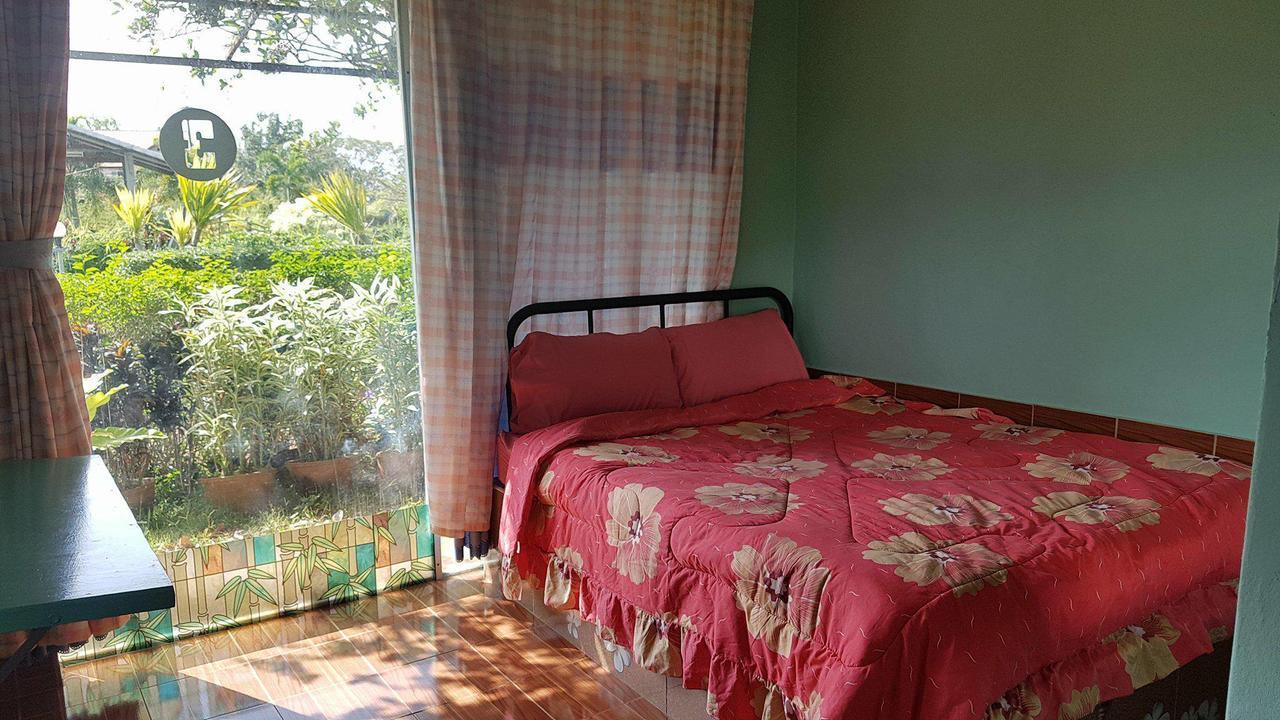 Khuan Pron Holiday Home Sakon Nakhon Exterior photo