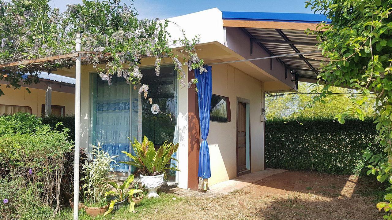 Khuan Pron Holiday Home Sakon Nakhon Exterior photo