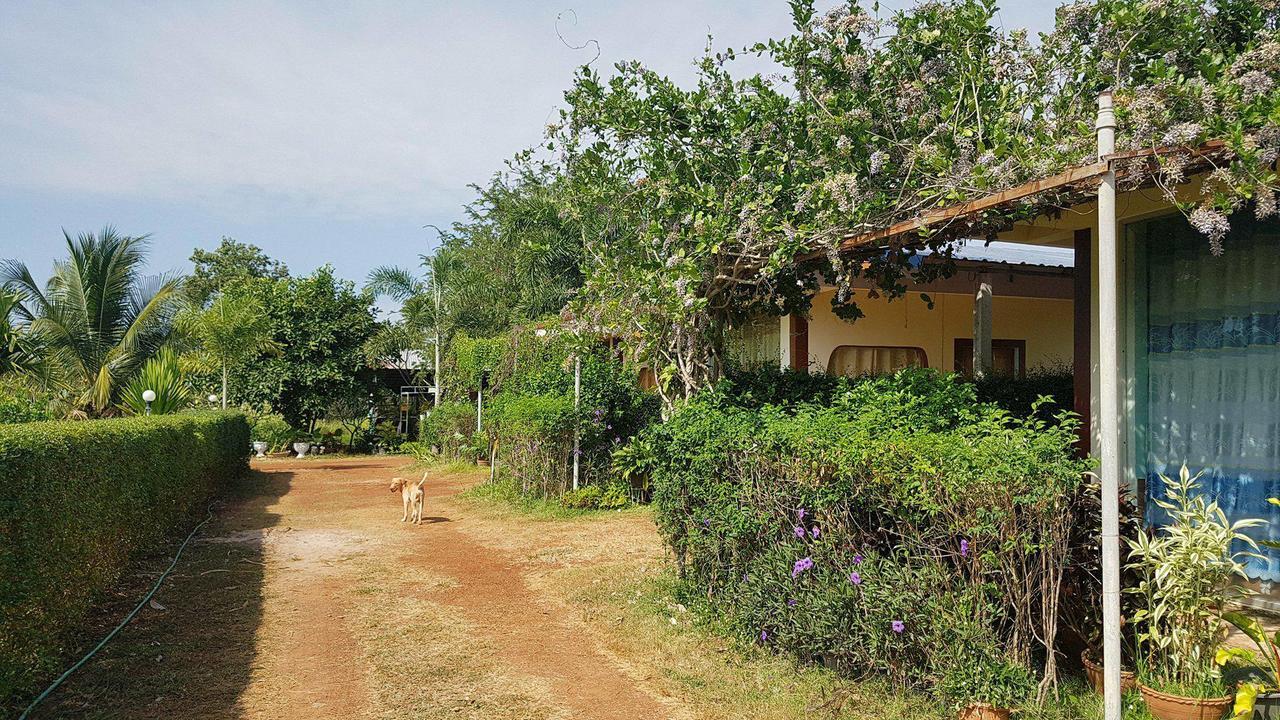 Khuan Pron Holiday Home Sakon Nakhon Exterior photo